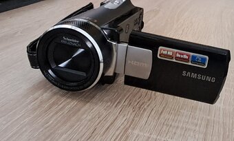 Predám full HD Samsung videokameru + kapsička