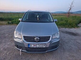 Volkswagen touran 2tdi 7miestny