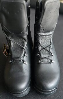 Vojenské Kanady goretex veľ. 30