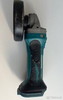 Makita DGA452
