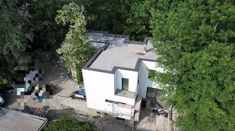 Predaj holodomu rodinného domu v Rusovciach – exkluzívna pol - 1