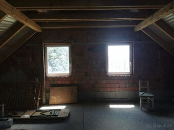 Rodinný dom s veľkým pozemkom na predaj