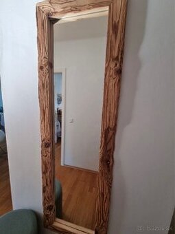 Zrkadlá a rámy zo starého dreva