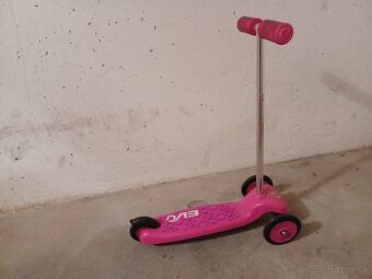 Dievčenská kolobežka