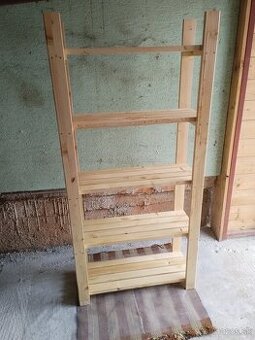 Predám drevený 5 policový regál