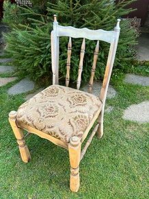 URGENT predám starodávnu stoličku
