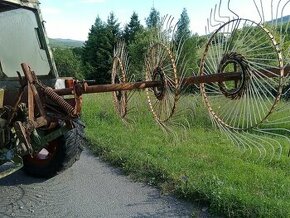 Slniečková hrabačka 4-rotorová rakúska