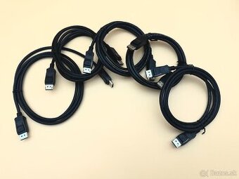HDMI kábel, USB kábel, DisplayPort kábel