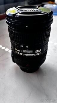 Zoom 11,1x objektiv Nikkor 18-200