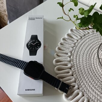 Hodinky Galaxy Watch4 Classic Samsung