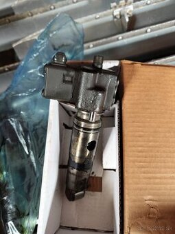 BOSCH 0 414 799 008 Jednotka čerpadlo - tryska vhodné pre ME