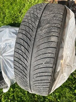 Predam 2ks zimne pneumatiky Michelin 235/55 R19