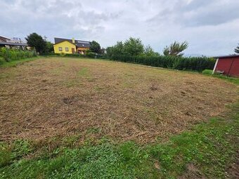 stavebný pozemok pre rodinný dom 961 m2, Nemšová - Ľuborča.