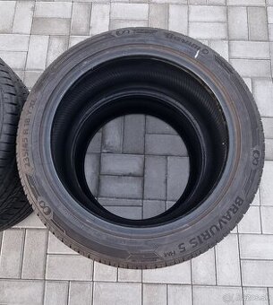 235/45 R18 najazdene 500km Letne