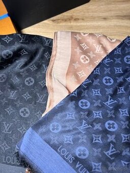 Šály Louis Vuitton a Gucci