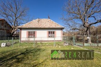 Predaj rodinného domu s veľkým pozemkom Kosihy nad Ipľom.