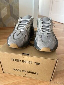 Yeezy Boost 700 V2 Tephra EU 45 1/3