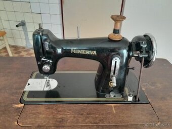 Predám starší / retro funkčný šijací stroj Minerva