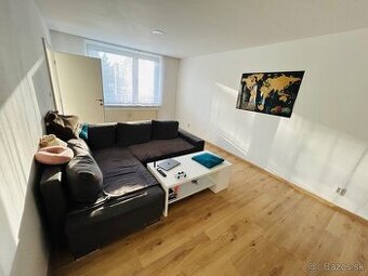 🏡Moderný 2-izbový byt na Sídlisku III, na ulici Antona Príd