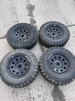 Maxis creepy crawler 255/75 R17