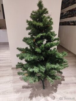 vianočný stromček, osvetlenie - studená biela