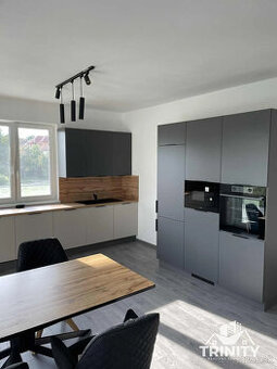 Na prenájom luxusný a zariadený 3-izbový byt v Nových Zámkoc