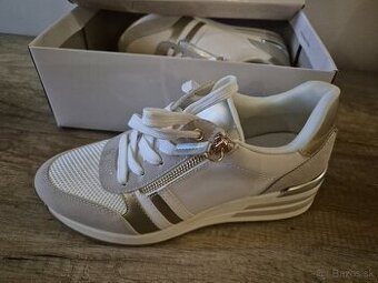 Dámske tenisky velkost 38 za 29 eur