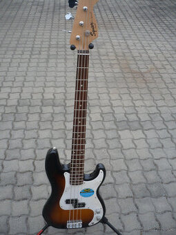 Predám legendárnu basu Fender