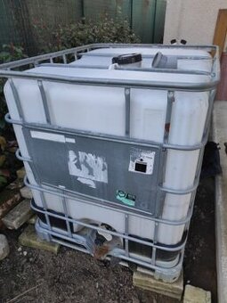 Barel nadoba na vodu