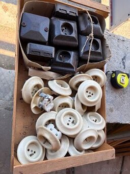 Predam stare keramicke zasuvky