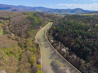 PREDAJ: Pozemok v obci Beckov