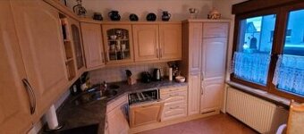 Rohová kuchyňská linka, včetně spotřebičů, č. 3704