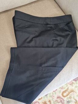 Elegantné krátke čierne nohavice s.Oliver_veľkosť 44