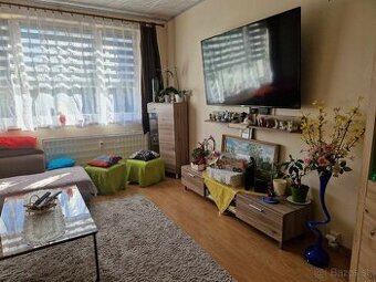 Na predaj 4 izbový byt komletná rekonštrukcia Handlová