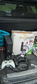 XBox 360slim, 4GB ,2x joystick 🕹️ , 5 hier grátis