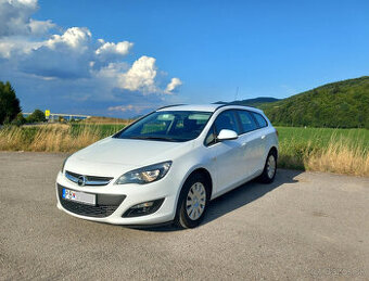 Opel Astra 1.6Cdti Combi r.v.2015 Kúpená na Slovensku