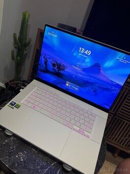 Herný notebook ASUS ROG Zephyrus G16 GU605MZ-NEBULA037W Plat