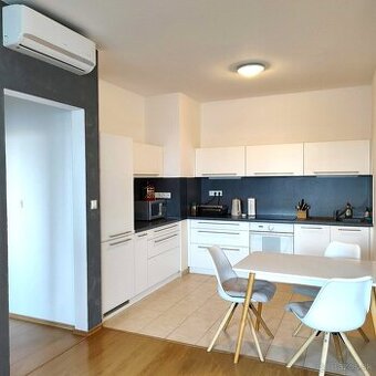 3 izbový byt s parkovacím miestom, Kaštielska, Ružinov