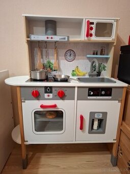 Detská drevená kuchynka Playtive