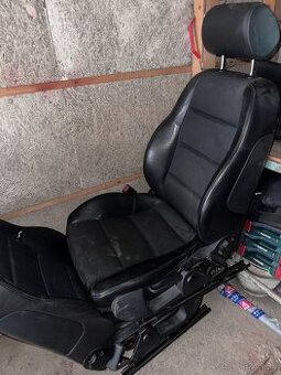 Audi a4 sedadla