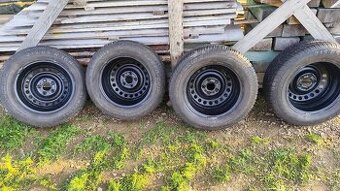 Zimná sada Nissan Quashqai 215/65 R16