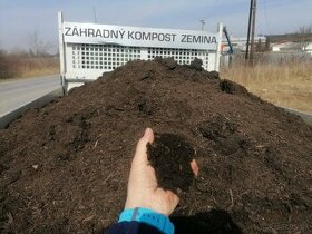 Záhradný kompost,humus substrát,rašelina,prírodné hnojivo