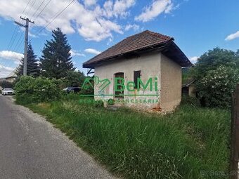 Predaj pozemku s hospodárskou budovou v obci Pravenec (025-1