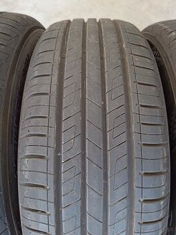 4ks letne 205/60 R16 96H KUMHO SOLUS HS63