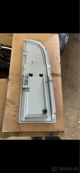 Predam nove plastove dvierka nadrže Mercedes w639