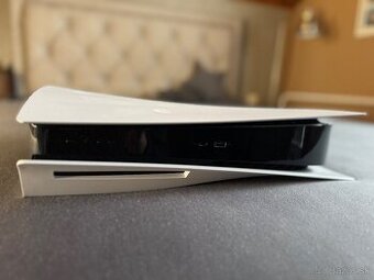 PlayStation 5 s mechanikou – málo používaná – bez ovládača