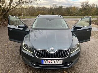 Škoda Super B 2,0 DSG panorama