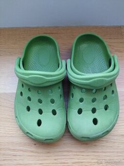 Zelene Crocsy v. 25