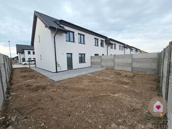 4-IZBOVÝ RD S TEPEL. ČERPADLOM A ROHOVÝM POZEMKOM