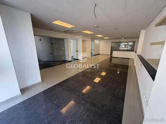 Exkluzívne obchodné priestory - 128 m2 - v centre mesta